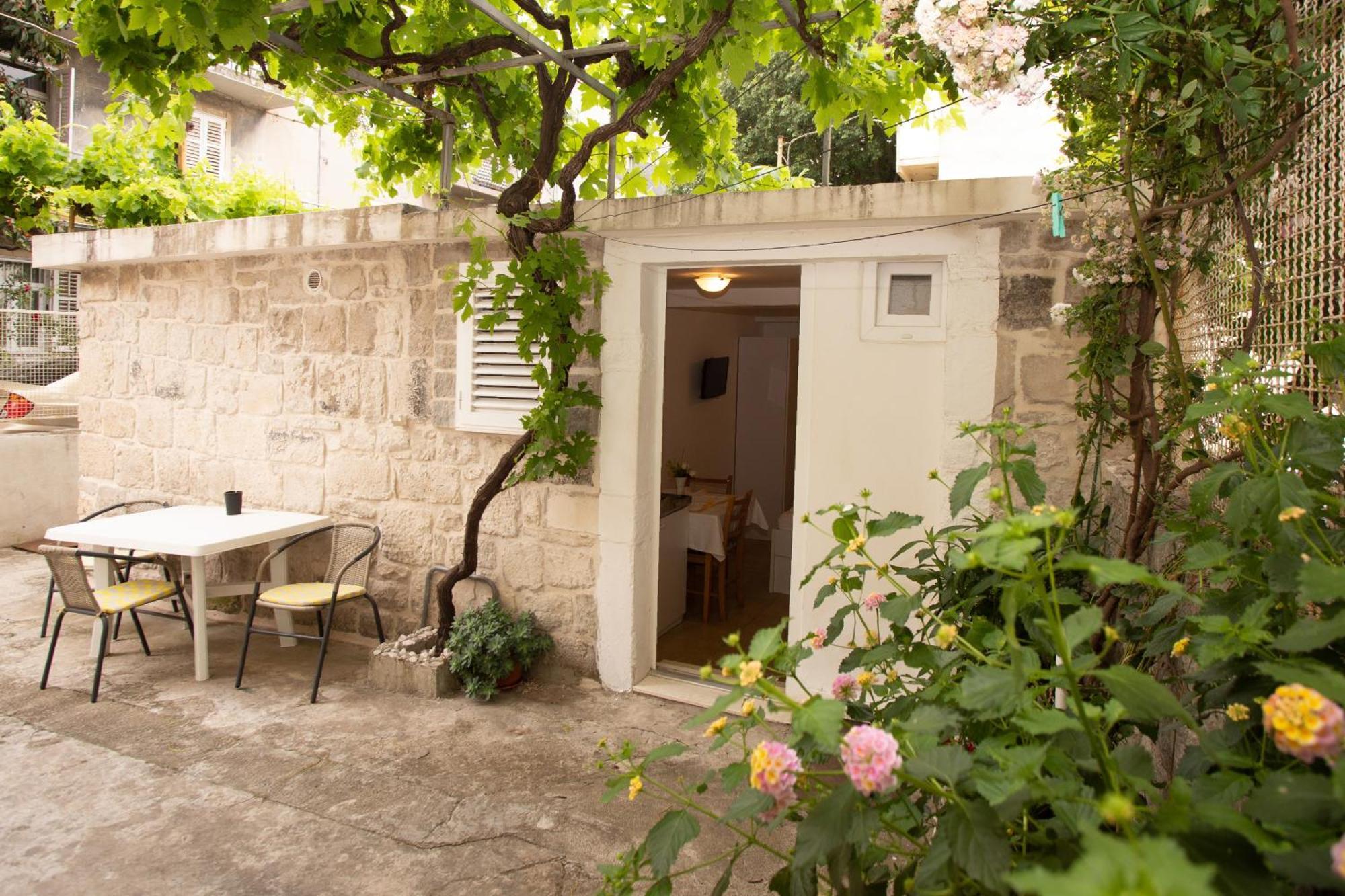 Downtown Spalato Private Rooms Экстерьер фото